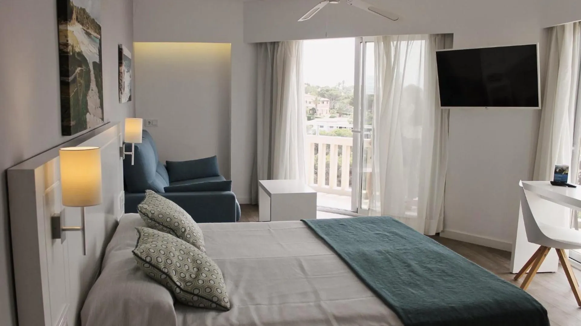 Hotel Pinos Playa Santanyi 3*,