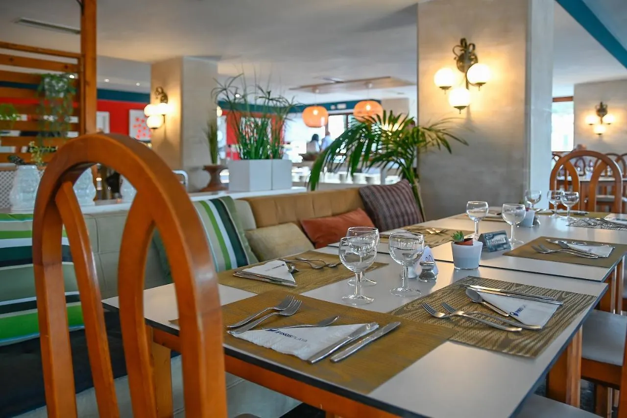 Hotel Pinos Playa Сантаньи