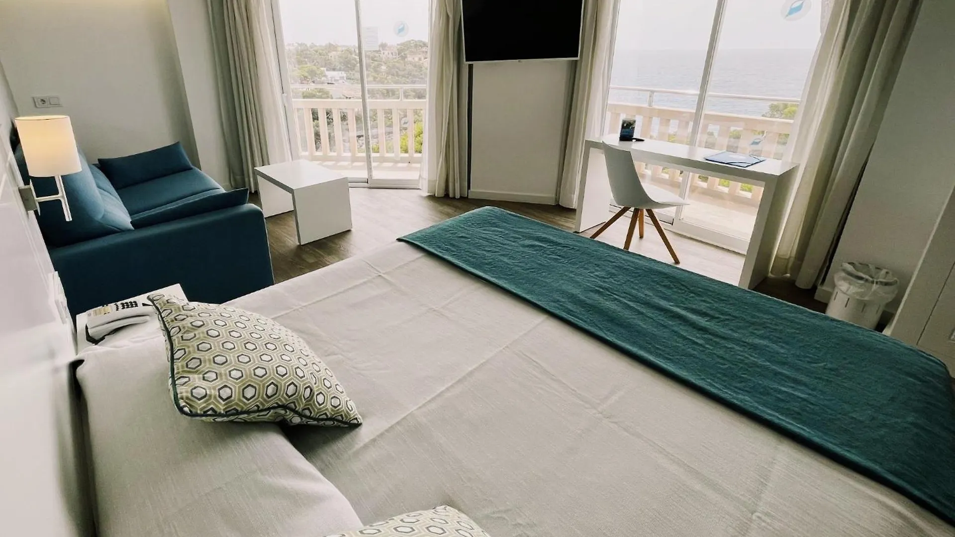 Hotel Pinos Playa Сантаньи